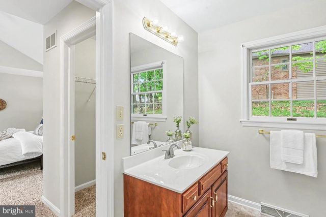 4713 GREAT OAK LN, Harrisburg, PA 17110