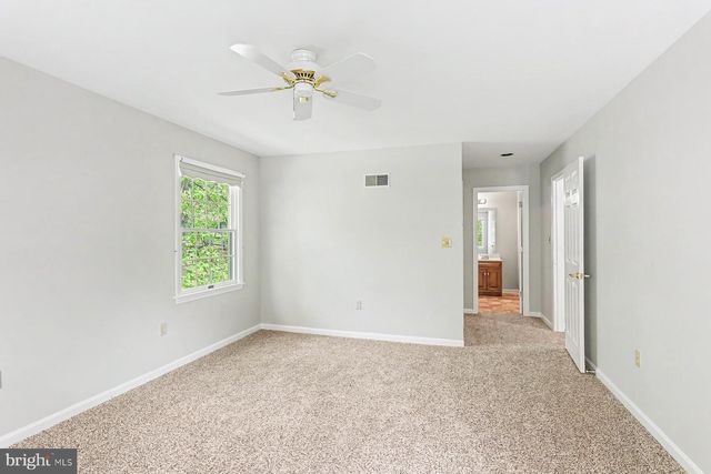 4713 GREAT OAK LN, Harrisburg, PA 17110