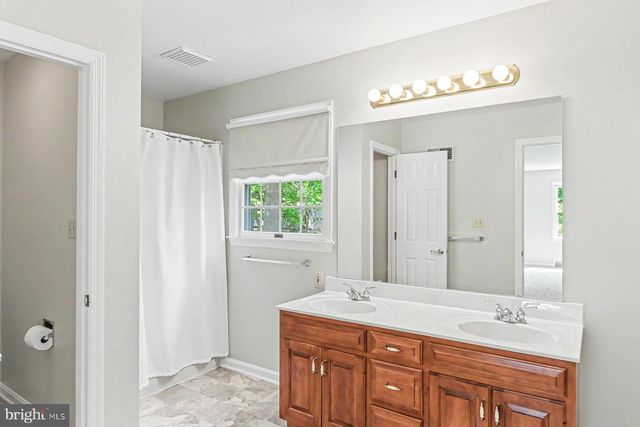 4713 GREAT OAK LN, Harrisburg, PA 17110
