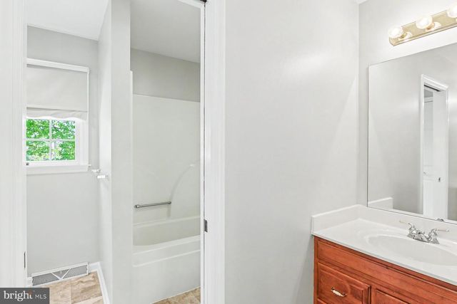 4713 GREAT OAK LN, Harrisburg, PA 17110
