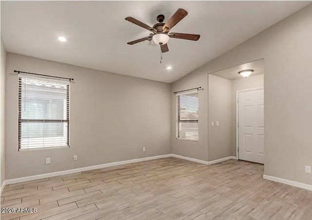 2112 E ROBIN Lane E, Phoenix, AZ 85024