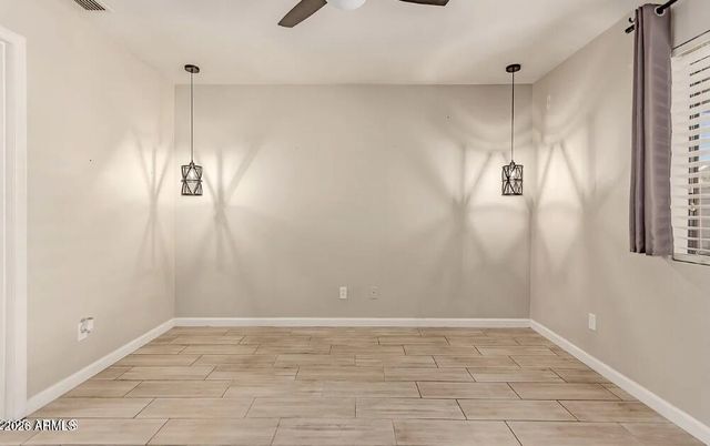 2112 E ROBIN Lane E, Phoenix, AZ 85024