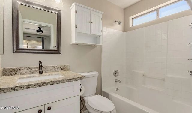 2112 E ROBIN Lane E, Phoenix, AZ 85024