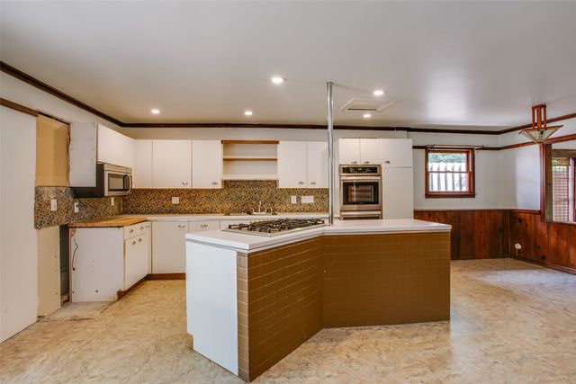 7937 Deer Trail Drive, Dallas, TX 75238