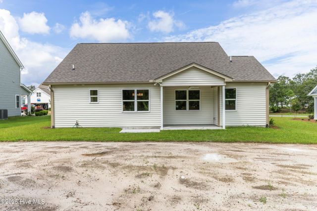 658 Sanctuary Point SW, Supply, NC 28462