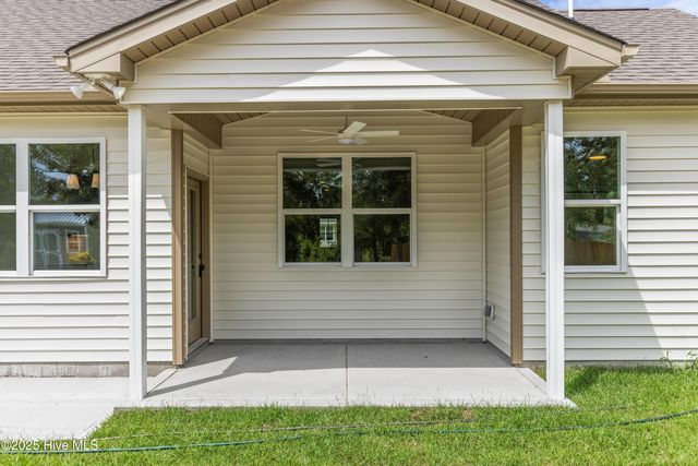 658 Sanctuary Point SW, Supply, NC 28462