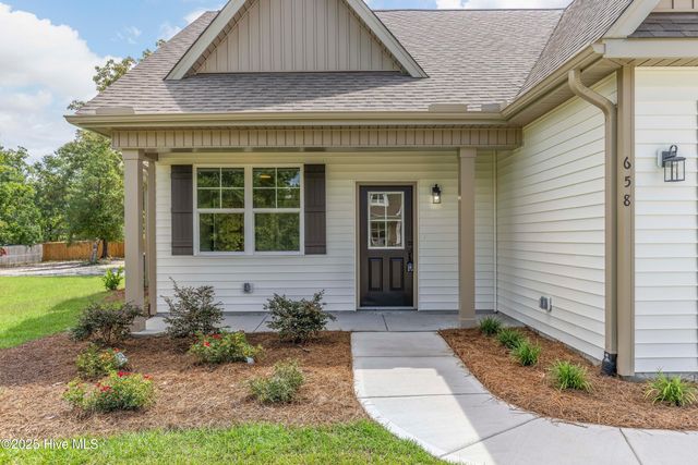 658 Sanctuary Point SW, Supply, NC 28462