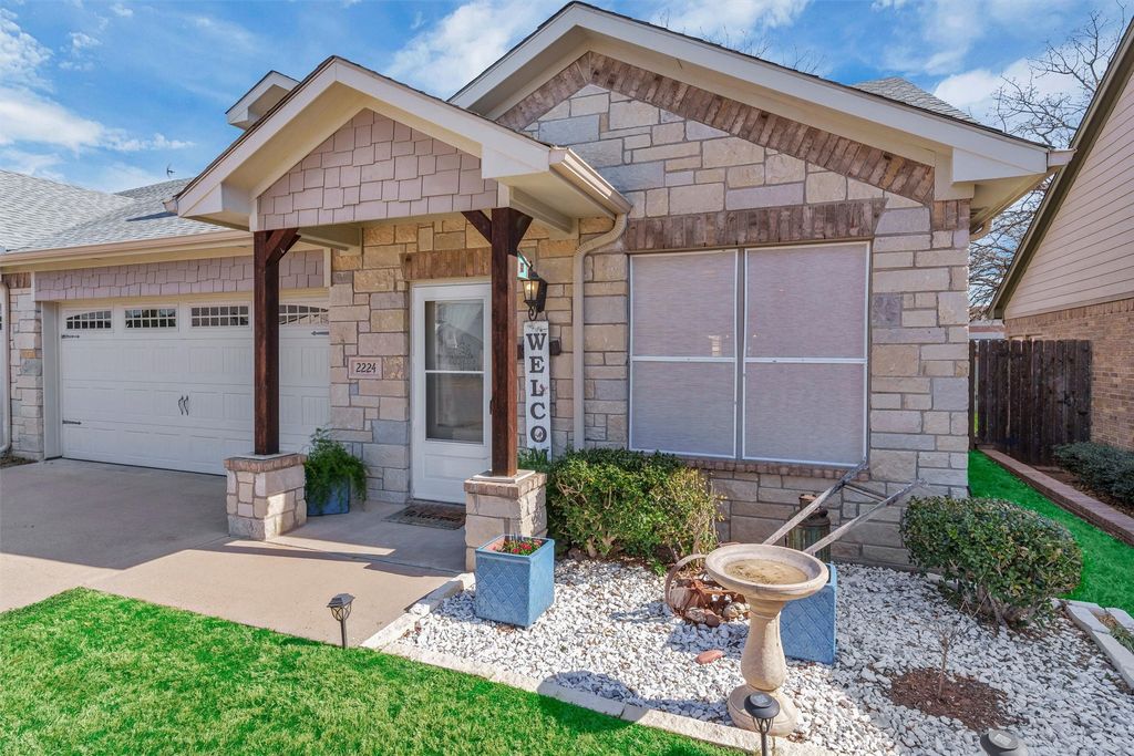 2224 Cobblestone Court, Granbury, TX 76049