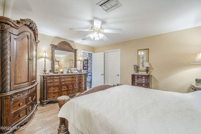 20 W Mesquite Place, Green Valley, AZ 85614