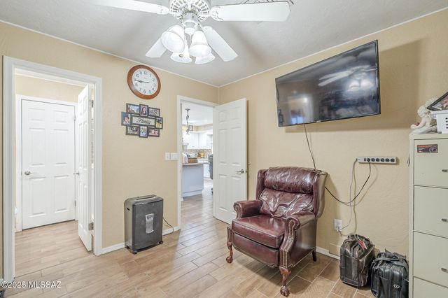 20 W Mesquite Place, Green Valley, AZ 85614