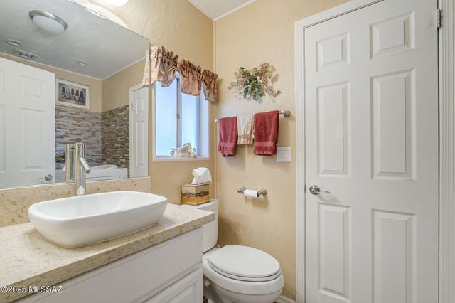 20 W Mesquite Place, Green Valley, AZ 85614