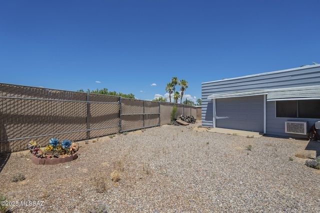 20 W Mesquite Place, Green Valley, AZ 85614