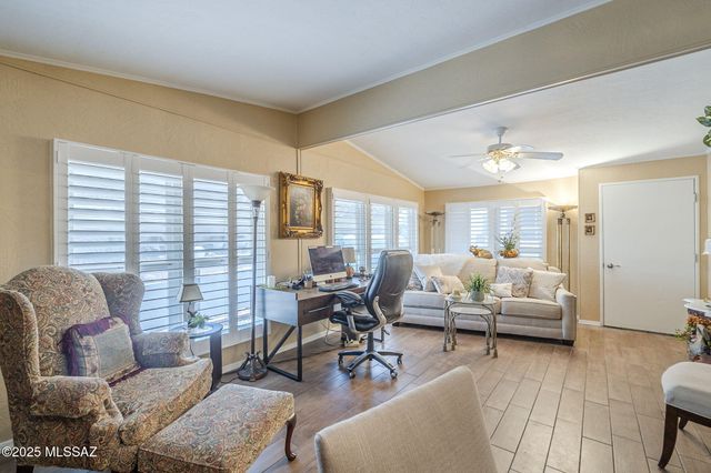 20 W Mesquite Place, Green Valley, AZ 85614