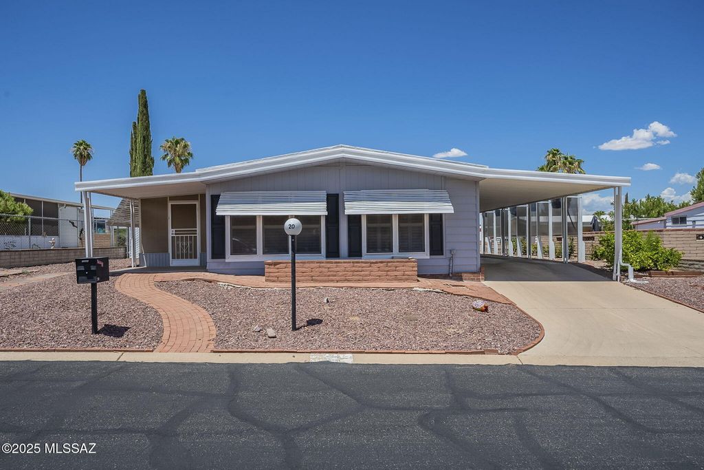 20 W Mesquite Place, Green Valley, AZ 85614