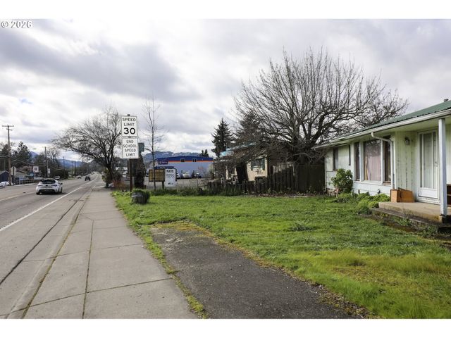 491 Nw DOUGLAS Blvd, Winston, OR 97496
