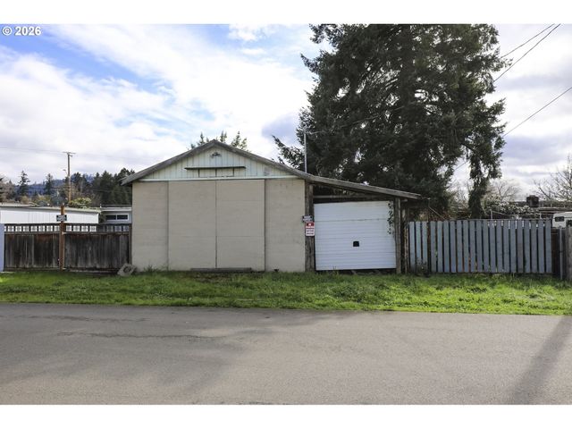 491 Nw DOUGLAS Blvd, Winston, OR 97496
