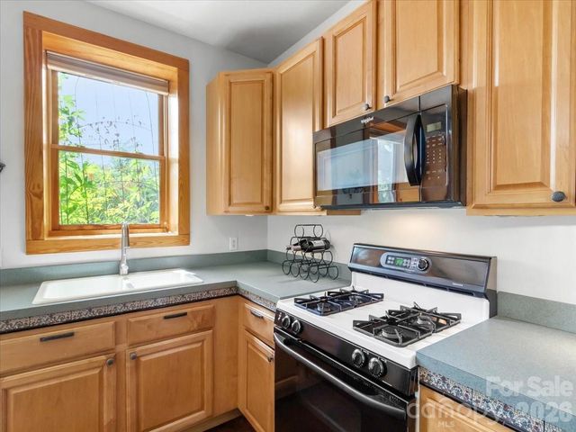 96 Woodrow Avenue, Asheville, NC 28801