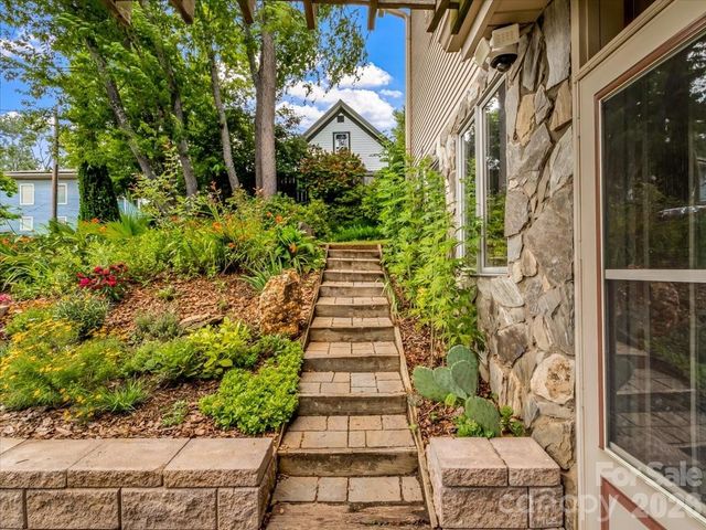 96 Woodrow Avenue, Asheville, NC 28801