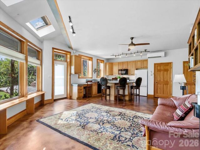 96 Woodrow Avenue, Asheville, NC 28801