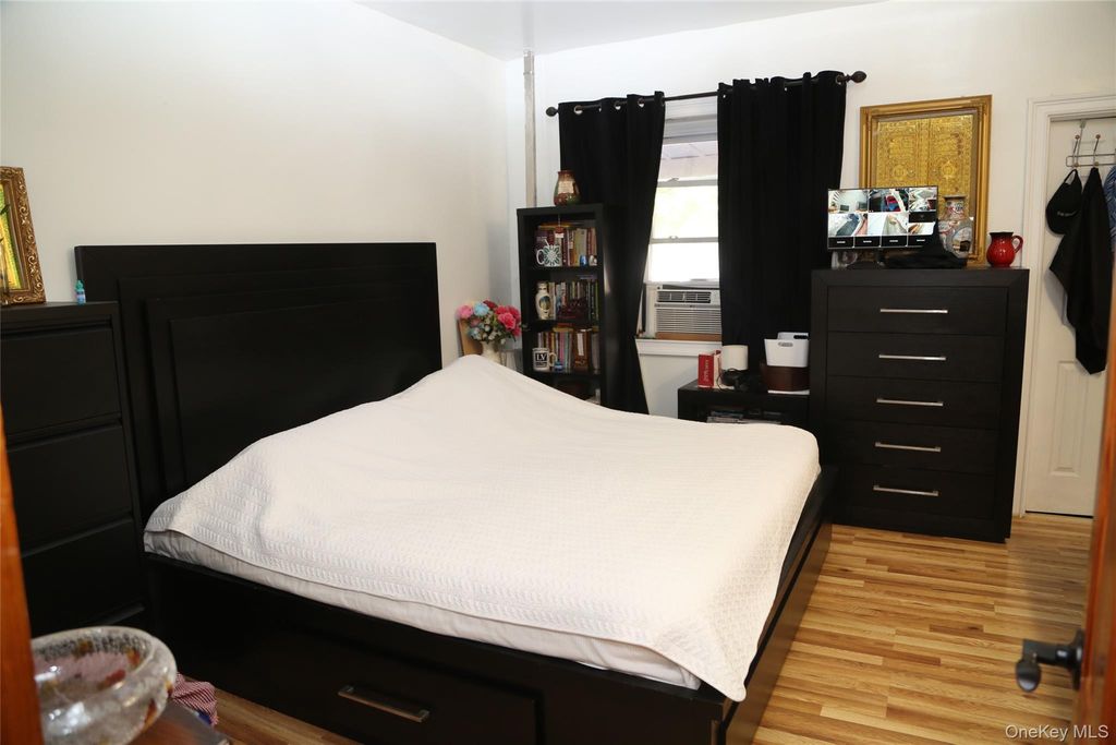 9307 123rd Street, Richmond Hill, NY 11419