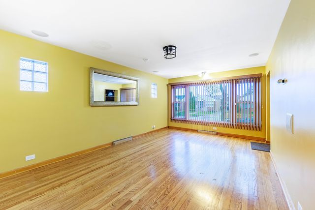 1124 Linden Avenue, Bellwood, IL 60104