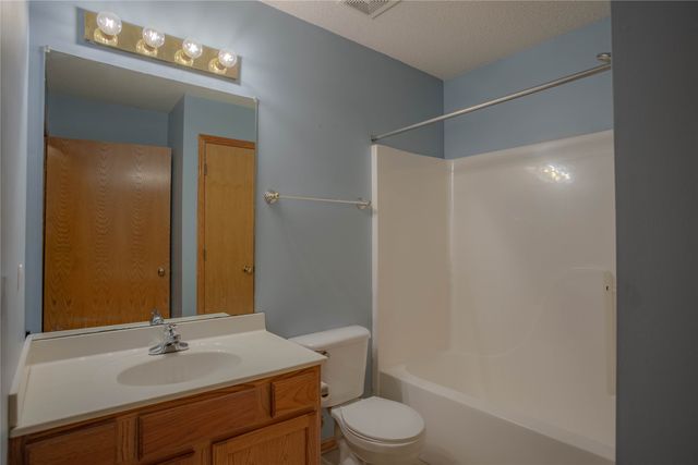 804 NE Michael Court, Ankeny, IA 50021