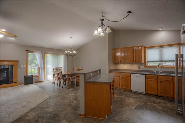 804 NE Michael Court, Ankeny, IA 50021