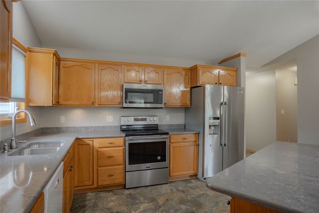 804 NE Michael Court, Ankeny, IA 50021