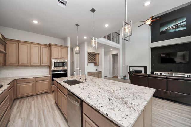 10015 Crescent Wood Drive, Missouri City, TX 77459