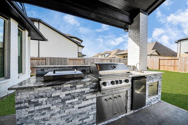 10015 Crescent Wood Drive, Missouri City, TX 77459