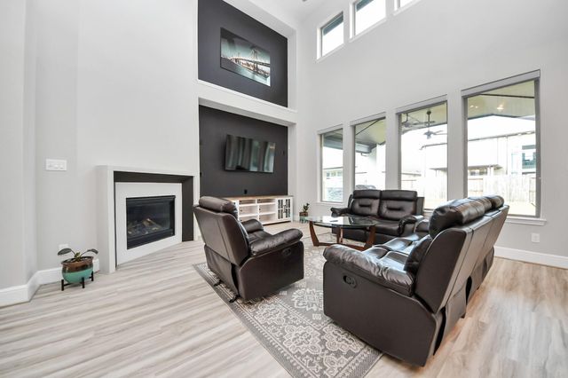 10015 Crescent Wood Drive, Missouri City, TX 77459