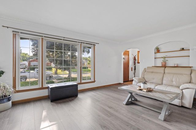 3214 S 36th STREET, Milwaukee, WI 53215
