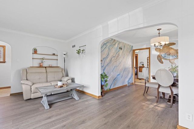 3214 S 36th STREET, Milwaukee, WI 53215