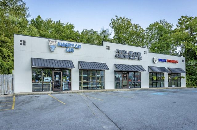 2642 Broad Street, Chattanooga, TN 37408