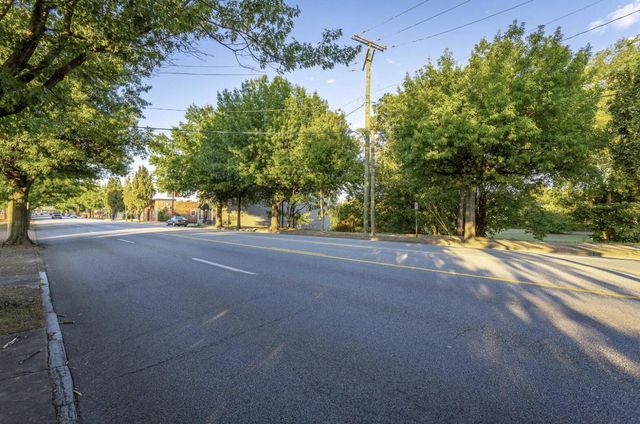 2642 Broad Street, Chattanooga, TN 37408