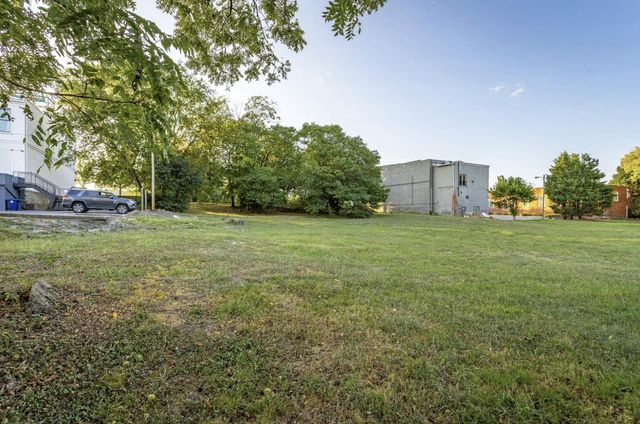 2642 Broad Street, Chattanooga, TN 37408