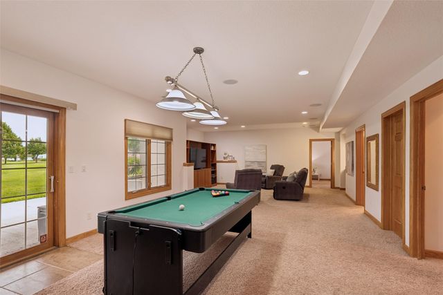 14201 Briarwood Lane, Urbandale, IA 50323