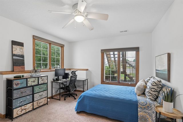 14201 Briarwood Lane, Urbandale, IA 50323