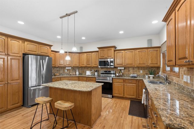 14201 Briarwood Lane, Urbandale, IA 50323