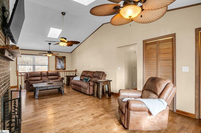 130 Green Briar Circle, Salem, SC 29676