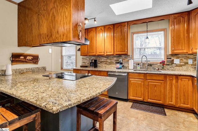 130 Green Briar Circle, Salem, SC 29676