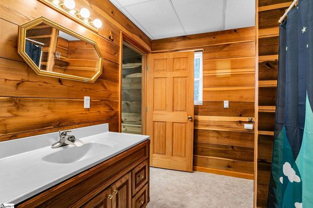 130 Green Briar Circle, Salem, SC 29676