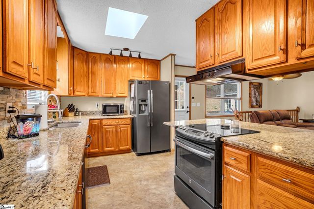 130 Green Briar Circle, Salem, SC 29676