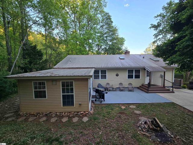 130 Green Briar Circle, Salem, SC 29676