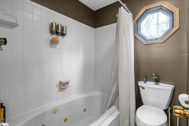 130 Green Briar Circle, Salem, SC 29676