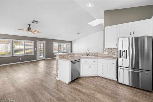 9886 Masked Duck Avenue, Las Vegas, NV 89117