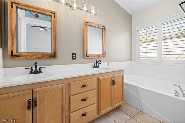 9886 Masked Duck Avenue, Las Vegas, NV 89117