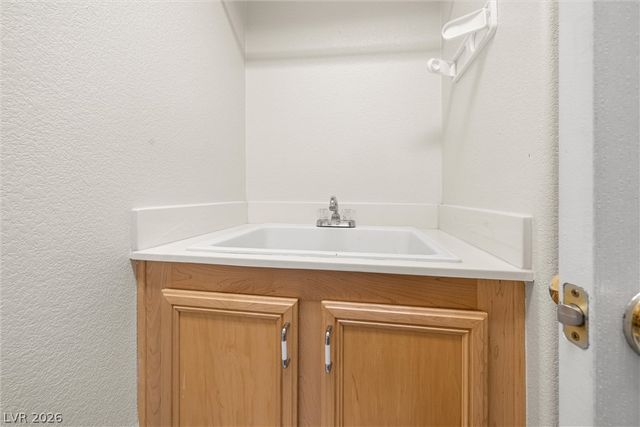 9886 Masked Duck Avenue, Las Vegas, NV 89117