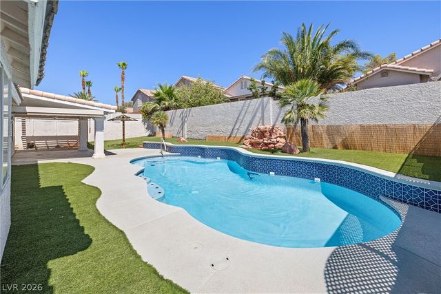 9886 Masked Duck Avenue, Las Vegas, NV 89117