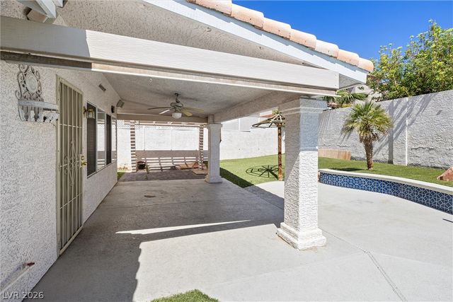 9886 Masked Duck Avenue, Las Vegas, NV 89117